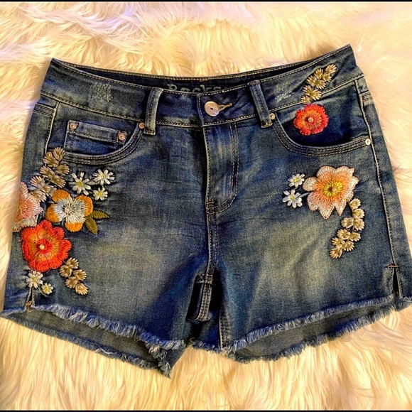 Rocks & Indigo Pants - Rocks & Indigo Embroidered Denim Shorts